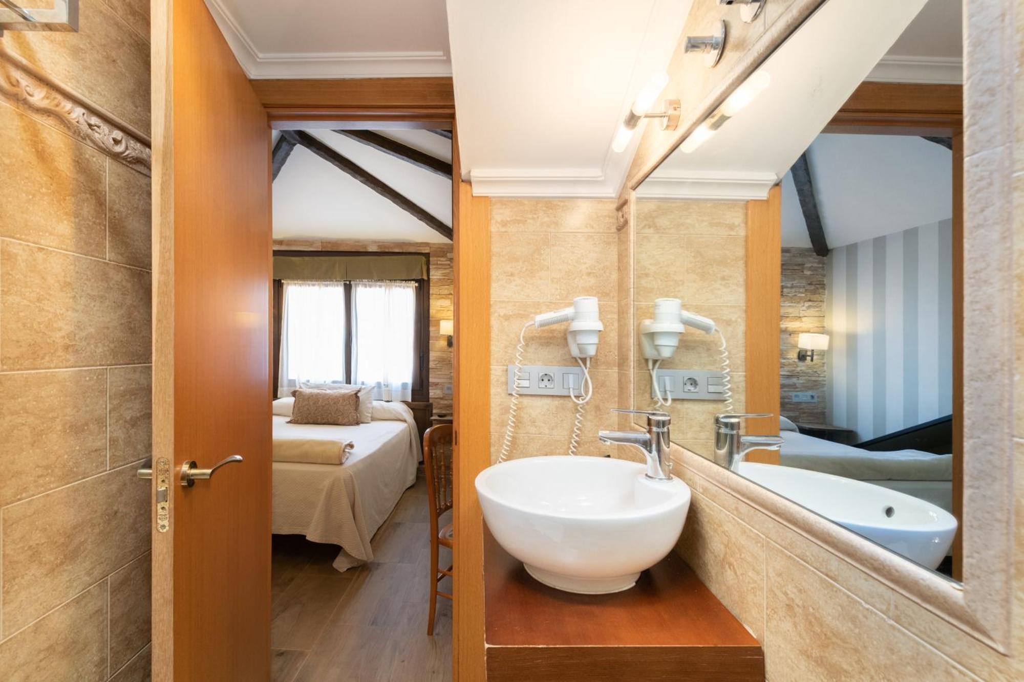 Cimavilla Rooms Хихон Екстериор снимка